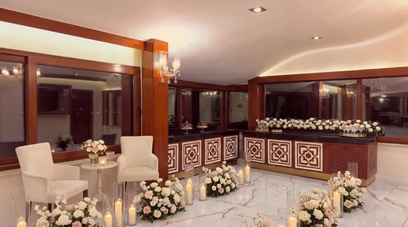 تصميم «مطر الضوء» لطلب الزواج: ركن المقبلات على منضدة الضيافة على شكل L